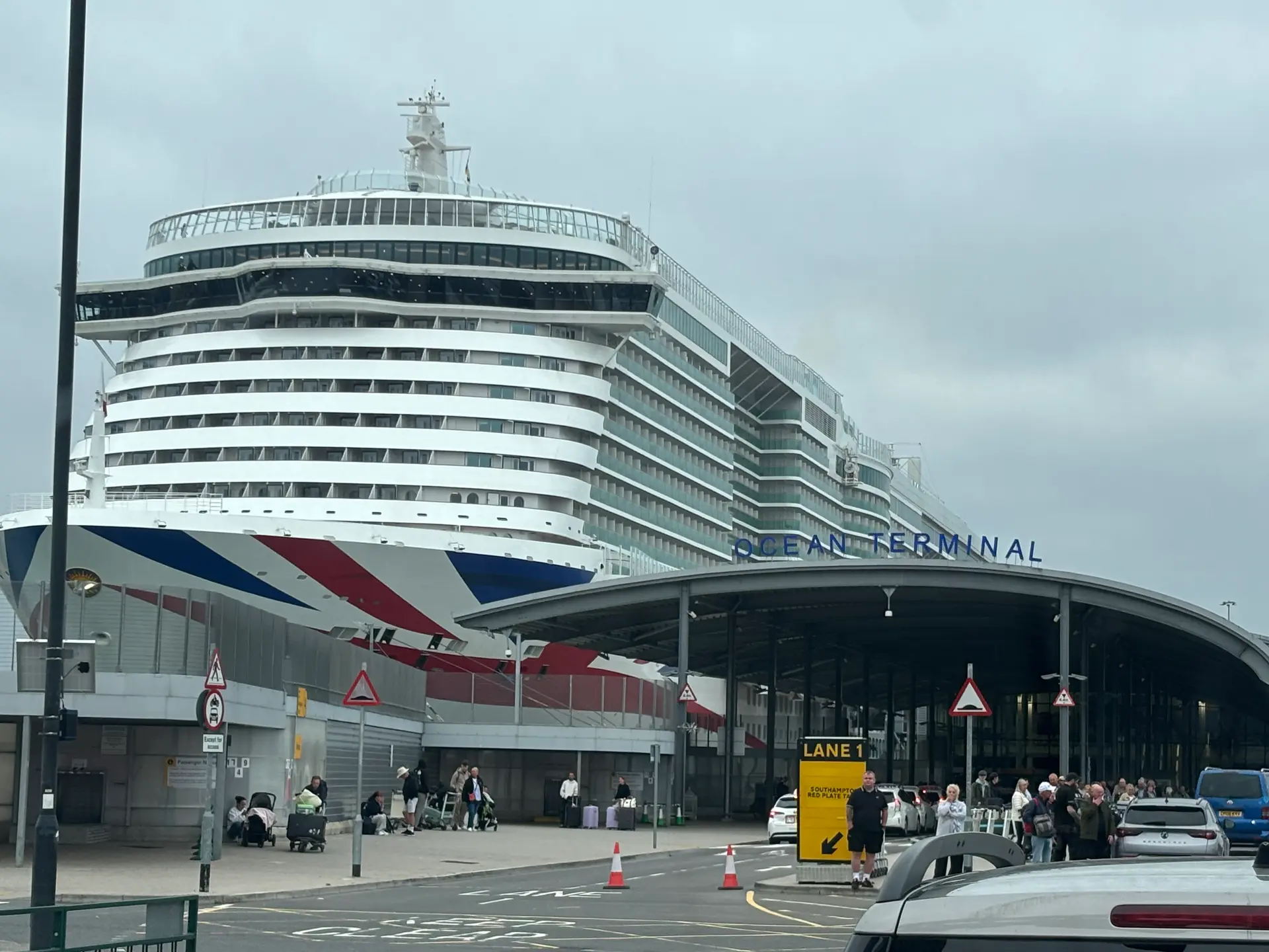 Description of first image